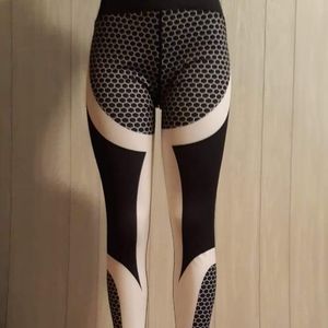 🔥Black and White Abstract Exercise Leggings🔥